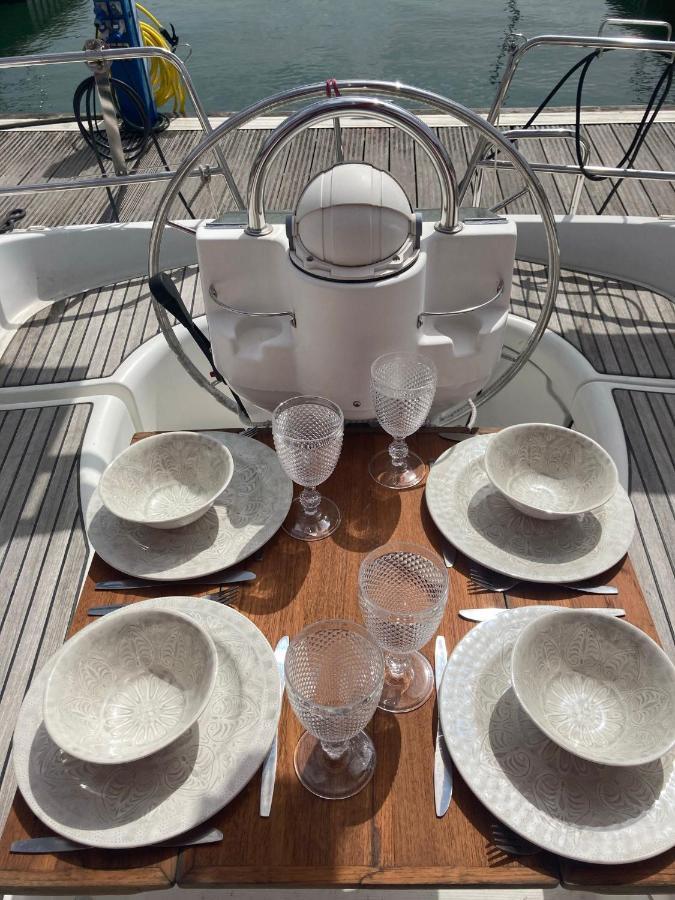Sea Bloom - Sleep & Sail In Tejo Hotel Lisboa Kültér fotó