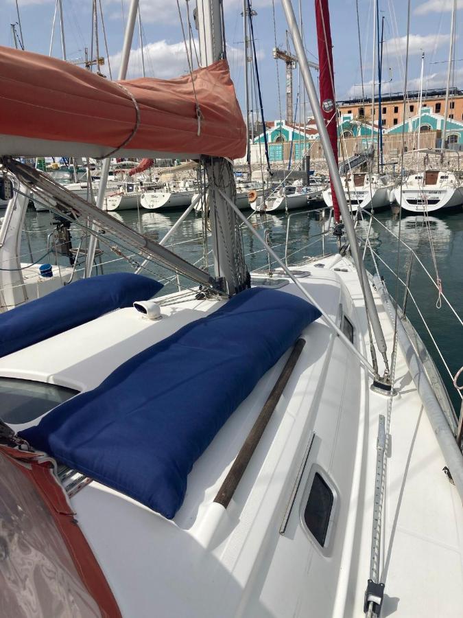 Sea Bloom - Sleep & Sail In Tejo Hotel Lisboa Kültér fotó